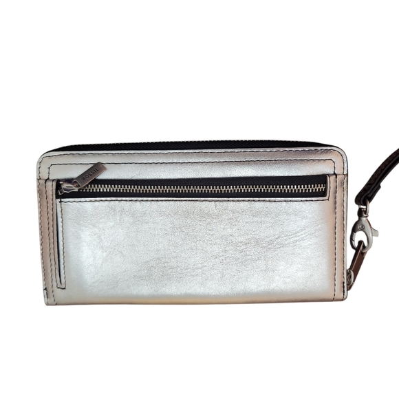 Fossil Metallic Silver Long Wristlet Wallet New - Picture 2 of 13